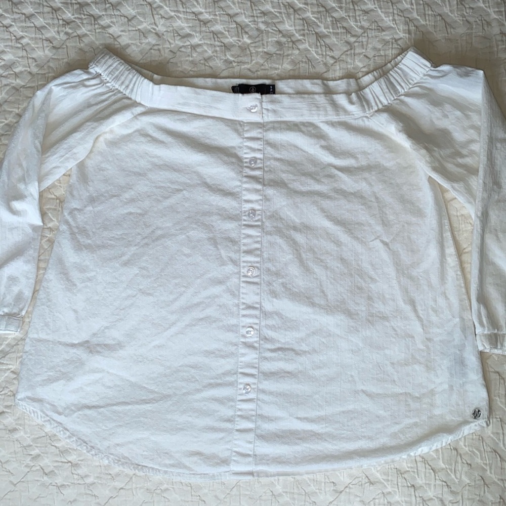 Volcom off shoulder shirt, size SM